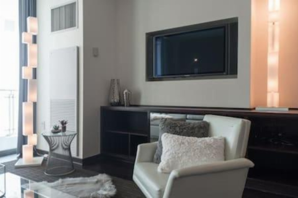 Luxury Suites at Palms Place Image 11