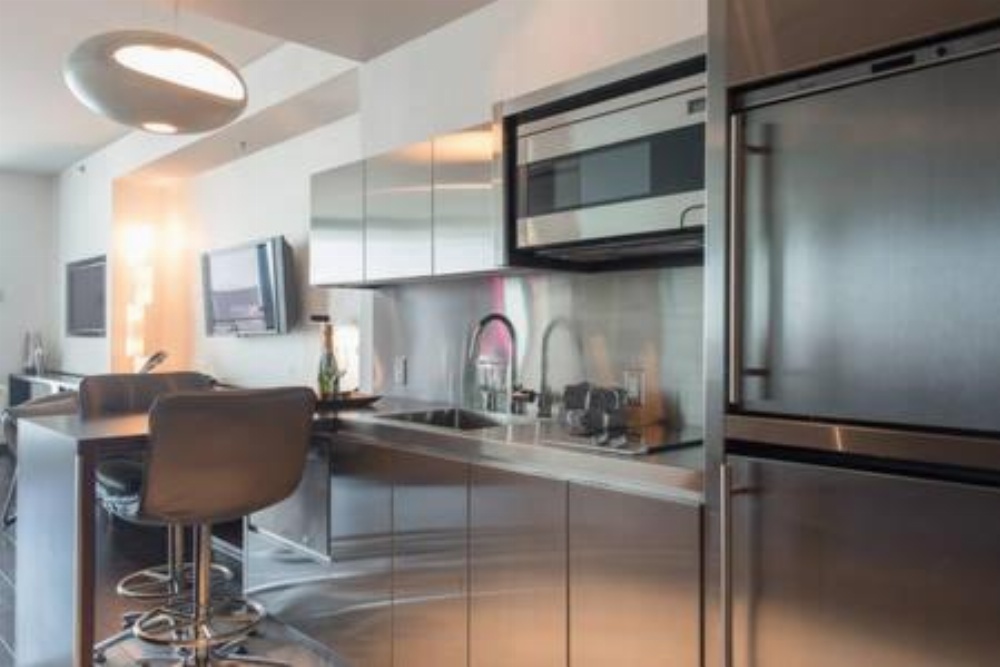 Luxury Suites at Palms Place Image 12
