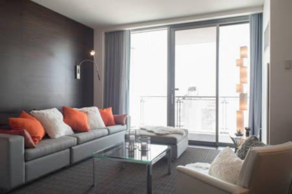Luxury Suites at Palms Place Image 24