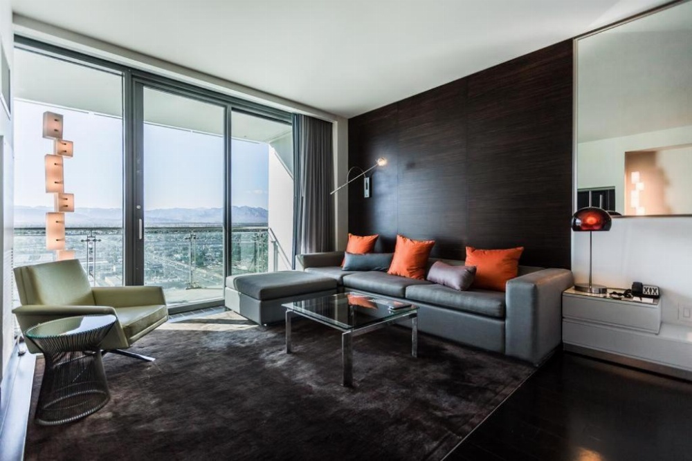 Luxury Suites at Palms Place Image 34