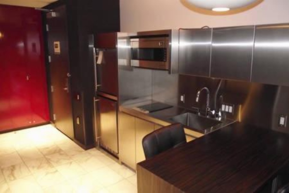 Luxury Suites at Palms Place Image 35