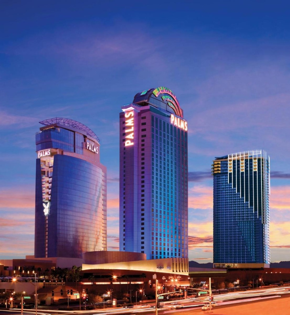 Luxury Suites at Palms Place Image 42