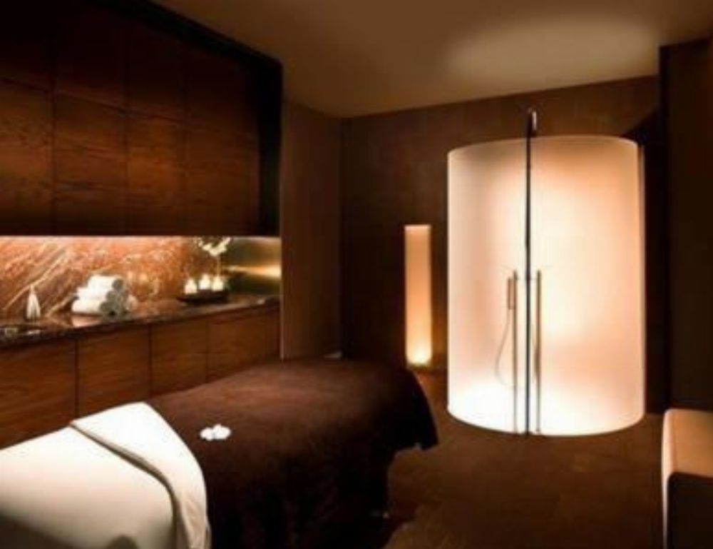 Luxury Suites at Palms Place Image 47